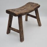 Tabouret brutaliste ancien en bois