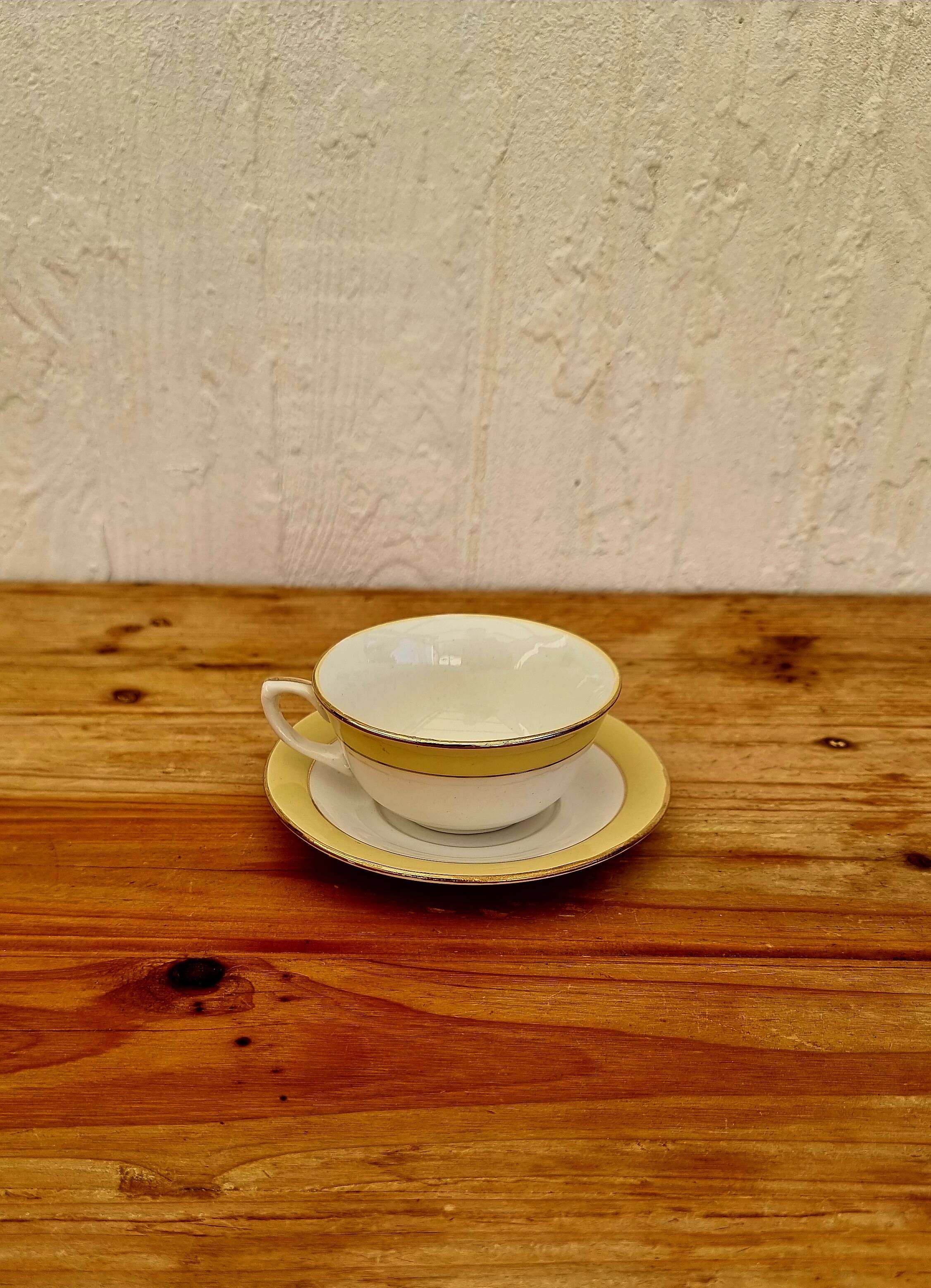 Set of 3 pastel mugs with vintage bowl