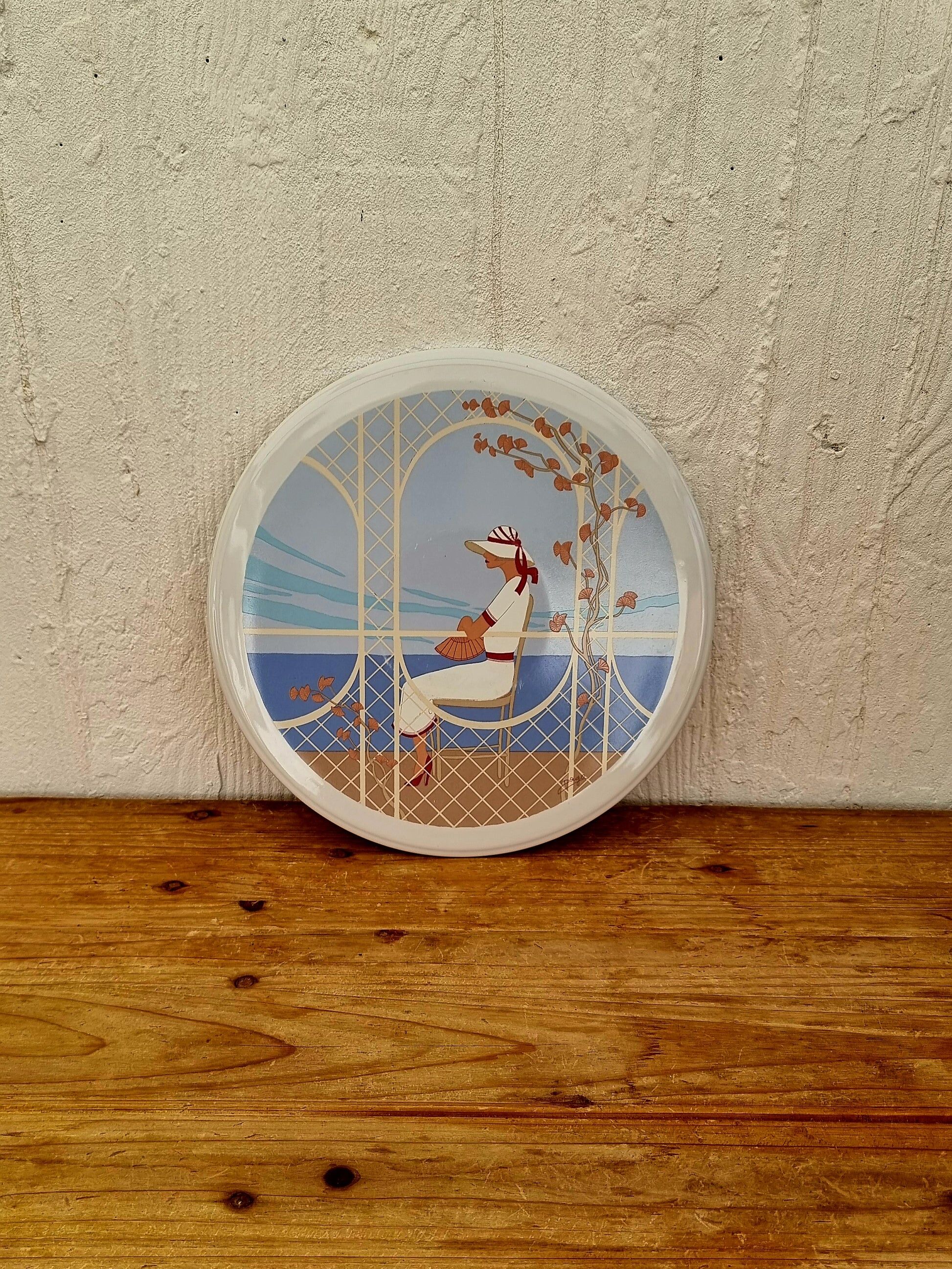 Art Deco trivet Dougo