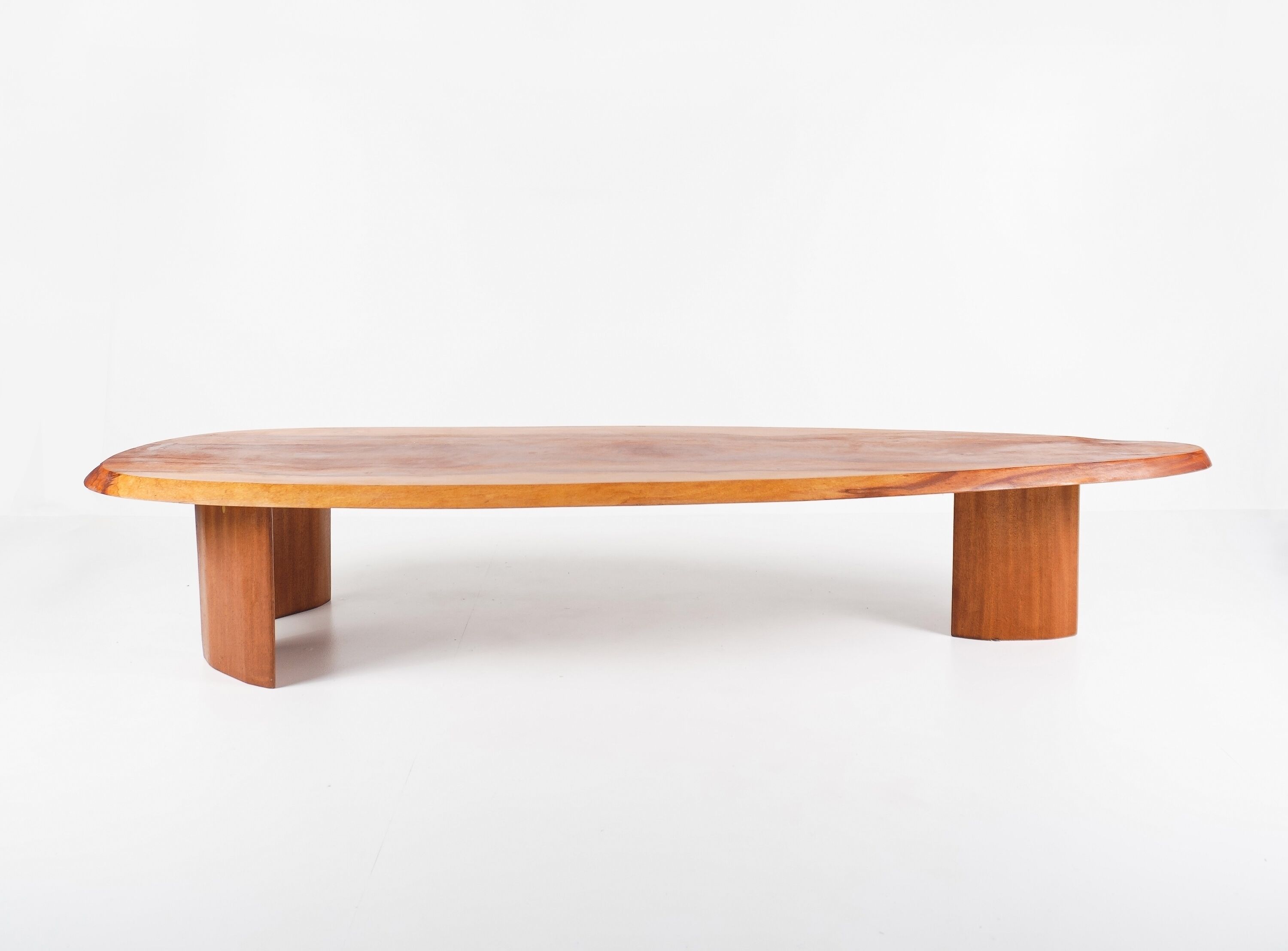 Travail français - table basse bois forme libre