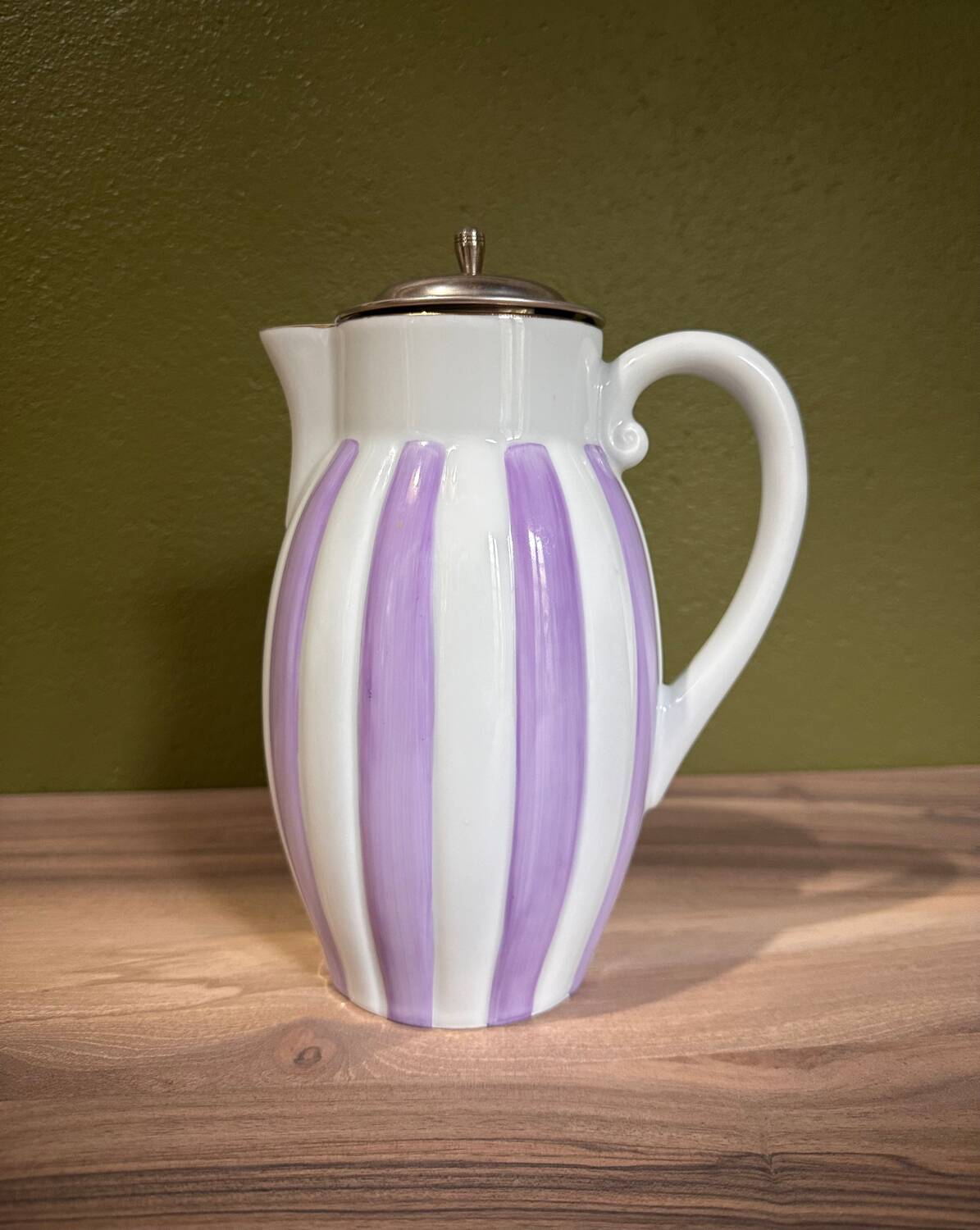 Purple striped teapot with lid strainer