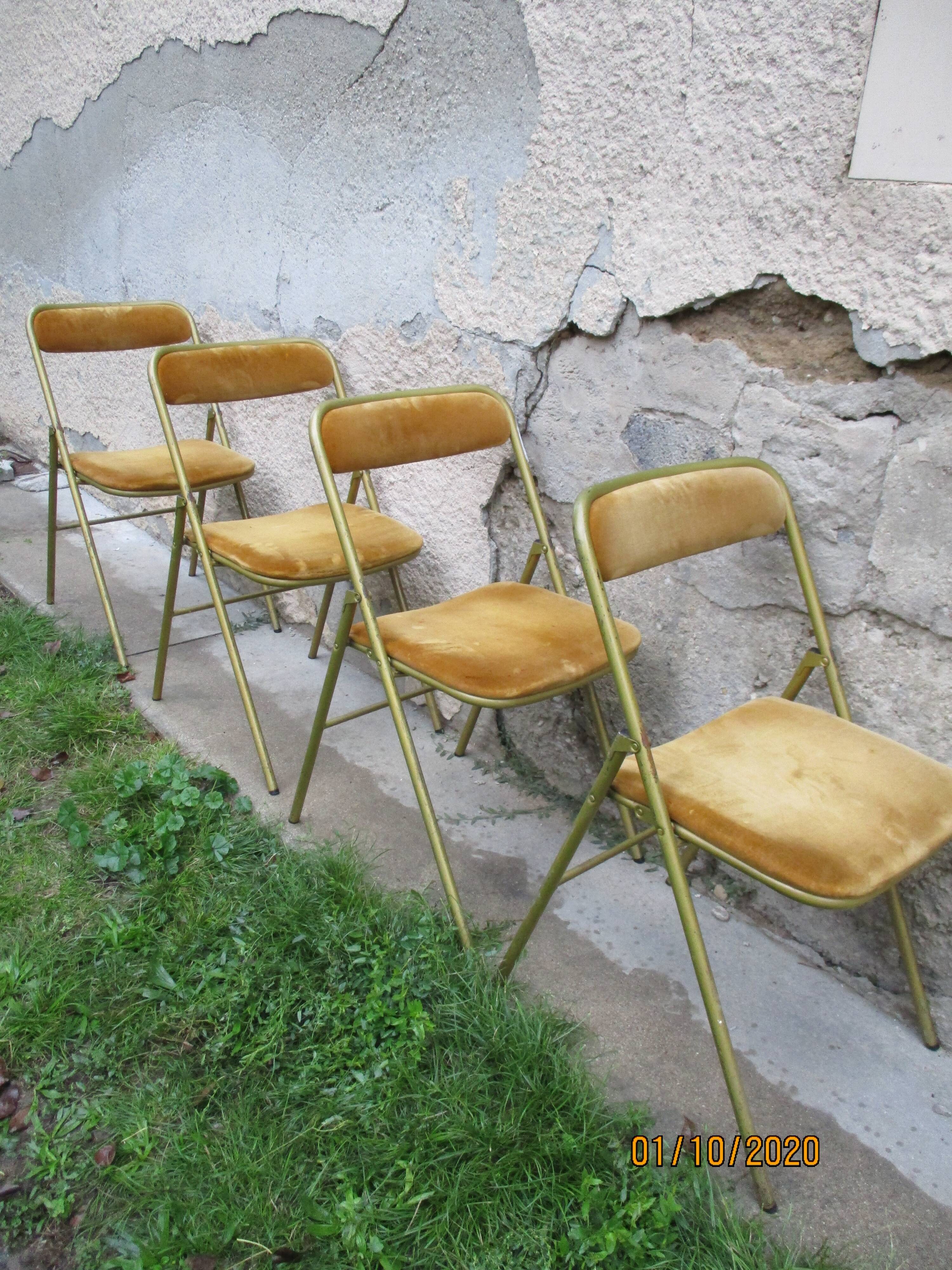 Lot of 4 folding chairs