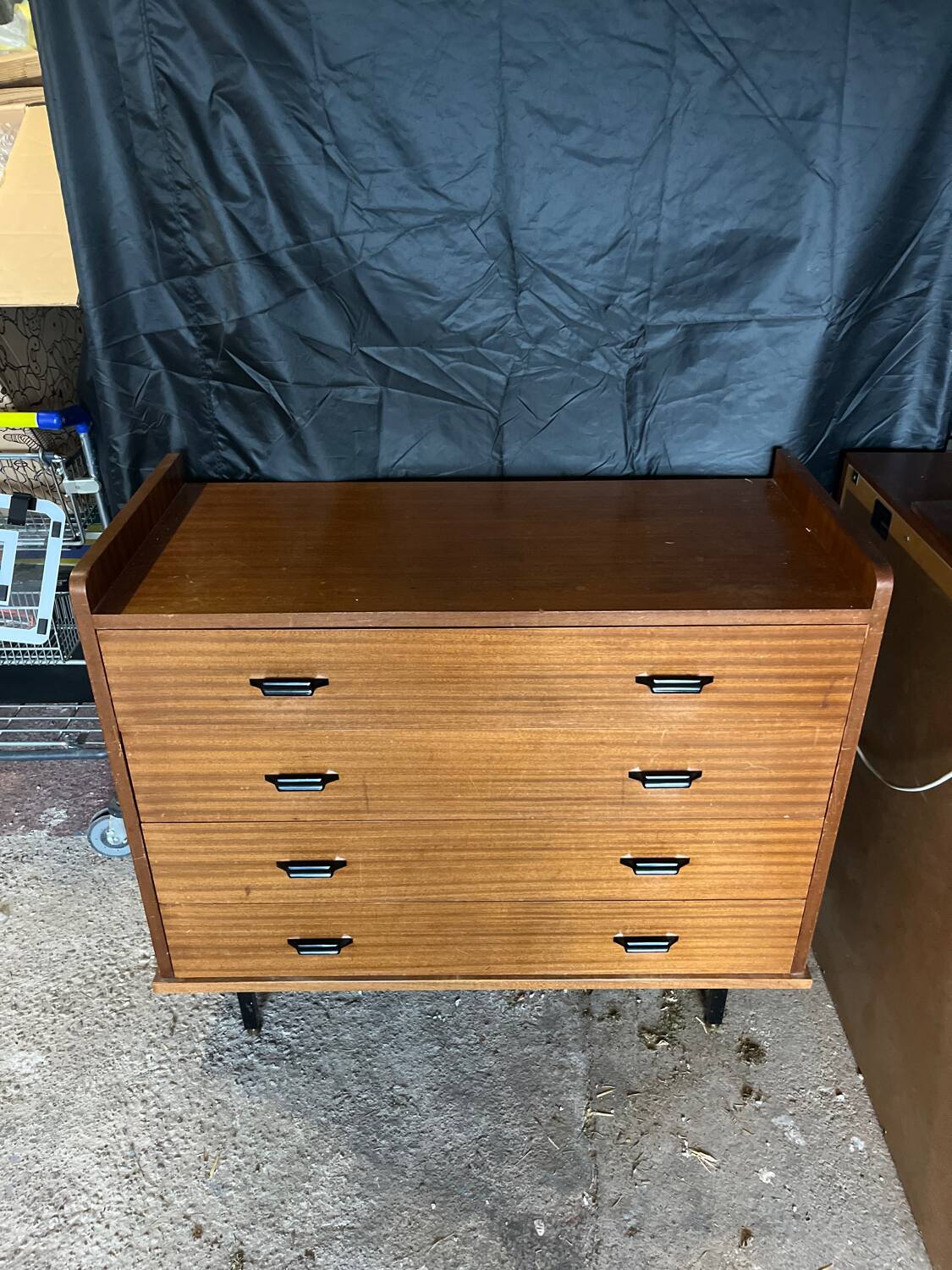 Commode vintage