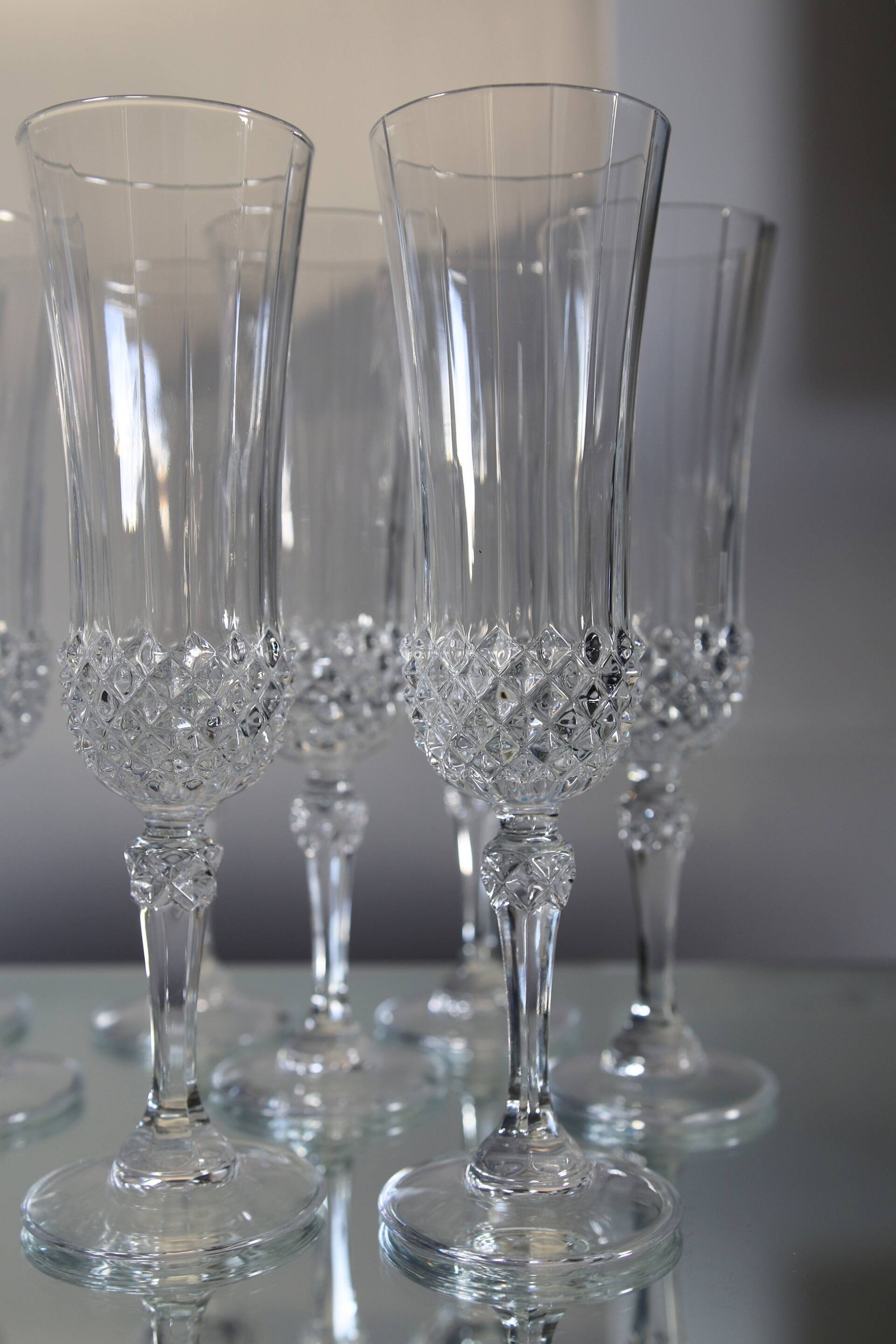 12 vintage glass champagne flutes, Longchamp, Cristal d’Arques