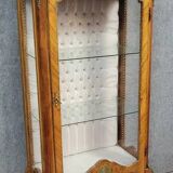 Vitrine de style Louis XV en bois de rose et bronzes dorés