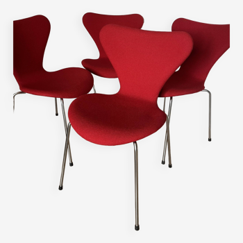 4 Chaises Arne Jacobsen 3107 / Fritz Hansen