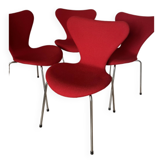 4 Chaises Arne Jacobsen 3107 / Fritz Hansen