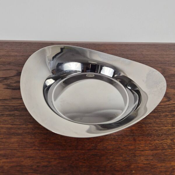 Petite assiette circulaire en acier poli par Finn Juhl, Danemark, 1950.