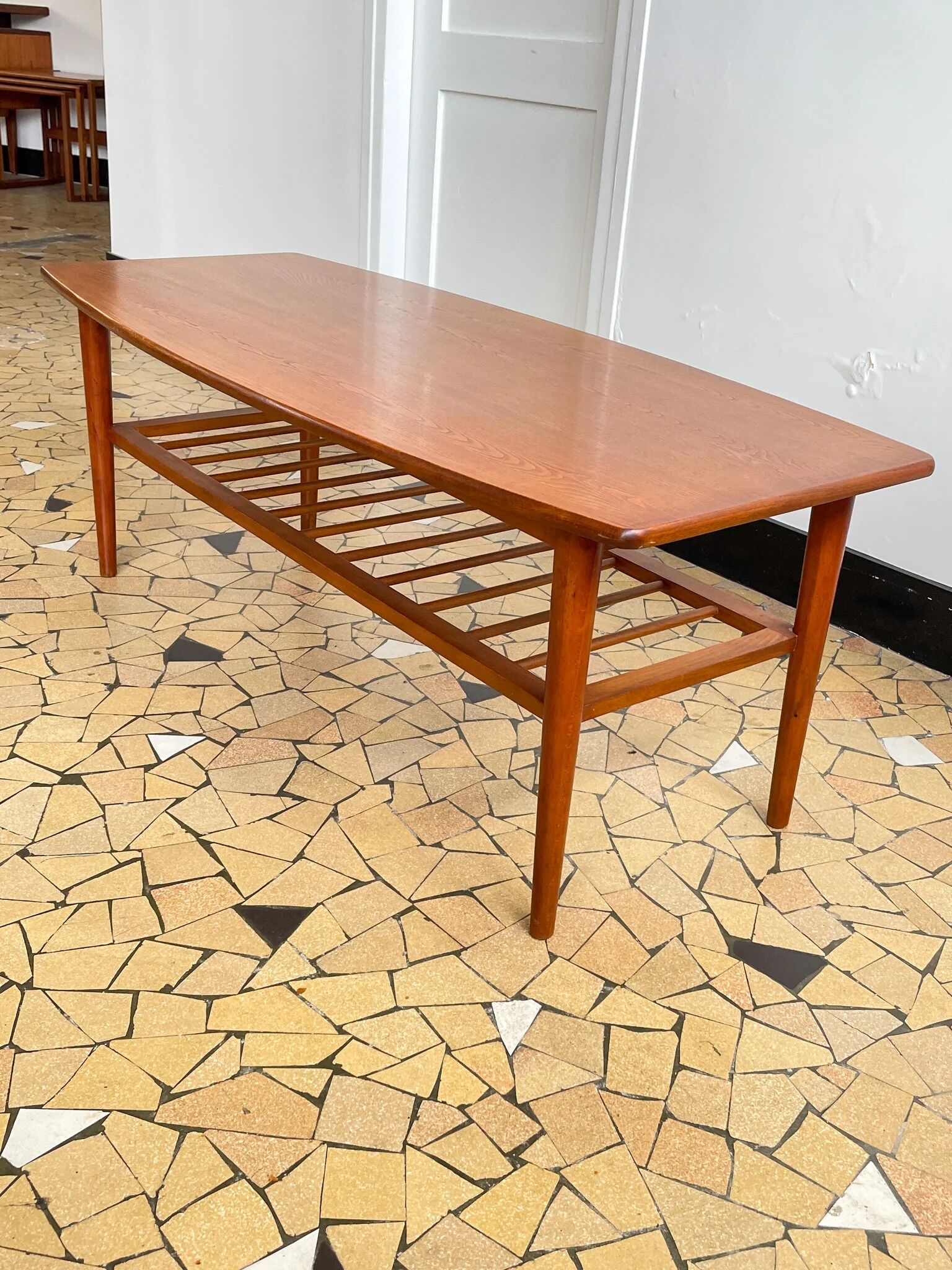 Coffee table feet spindles 120cm