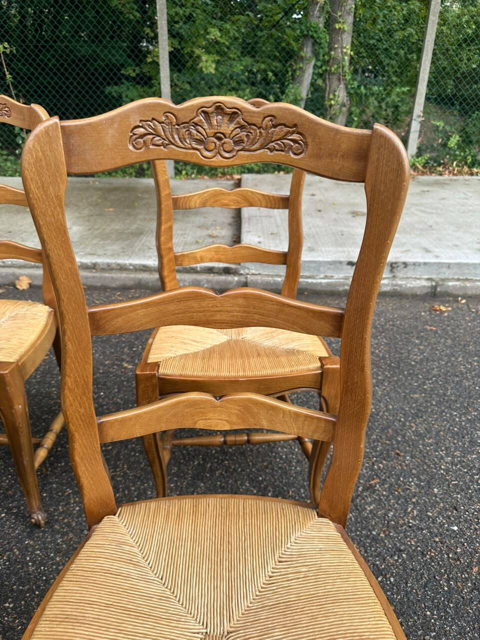 6 Provençal Louis XV chairs in solid wood with rush seats from 1970.