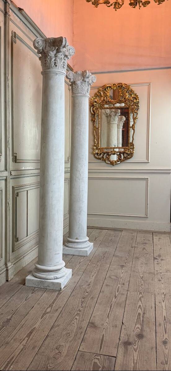 Pair of Carrara marble columns, 214 cm high, circa 1880