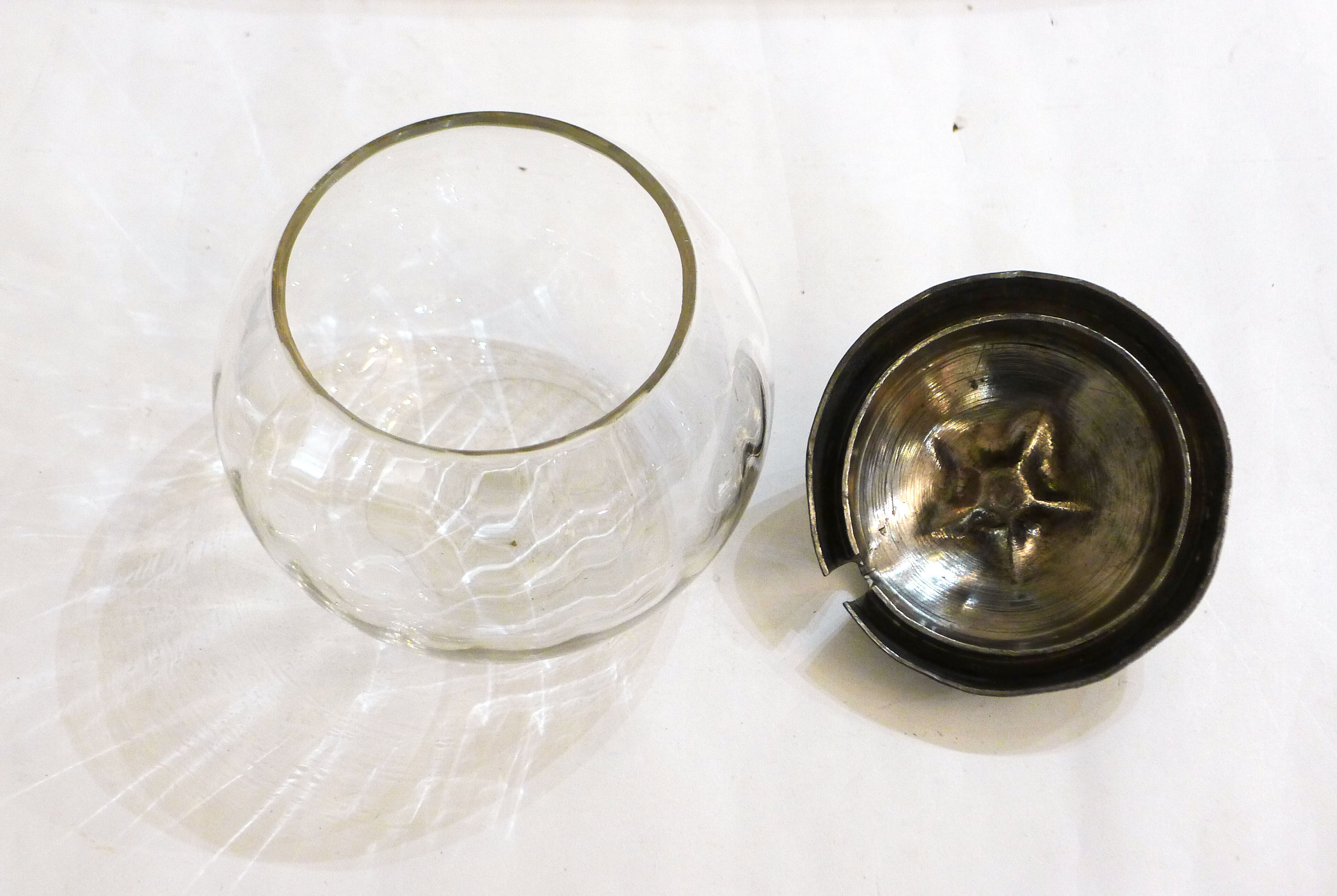Sugar maker apple, glass and tin