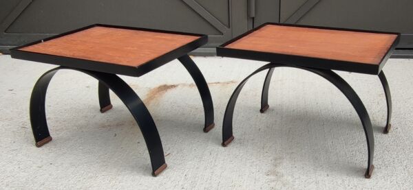 Paire de petites tables design