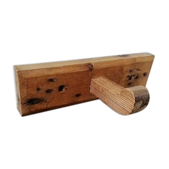 Wooden patère