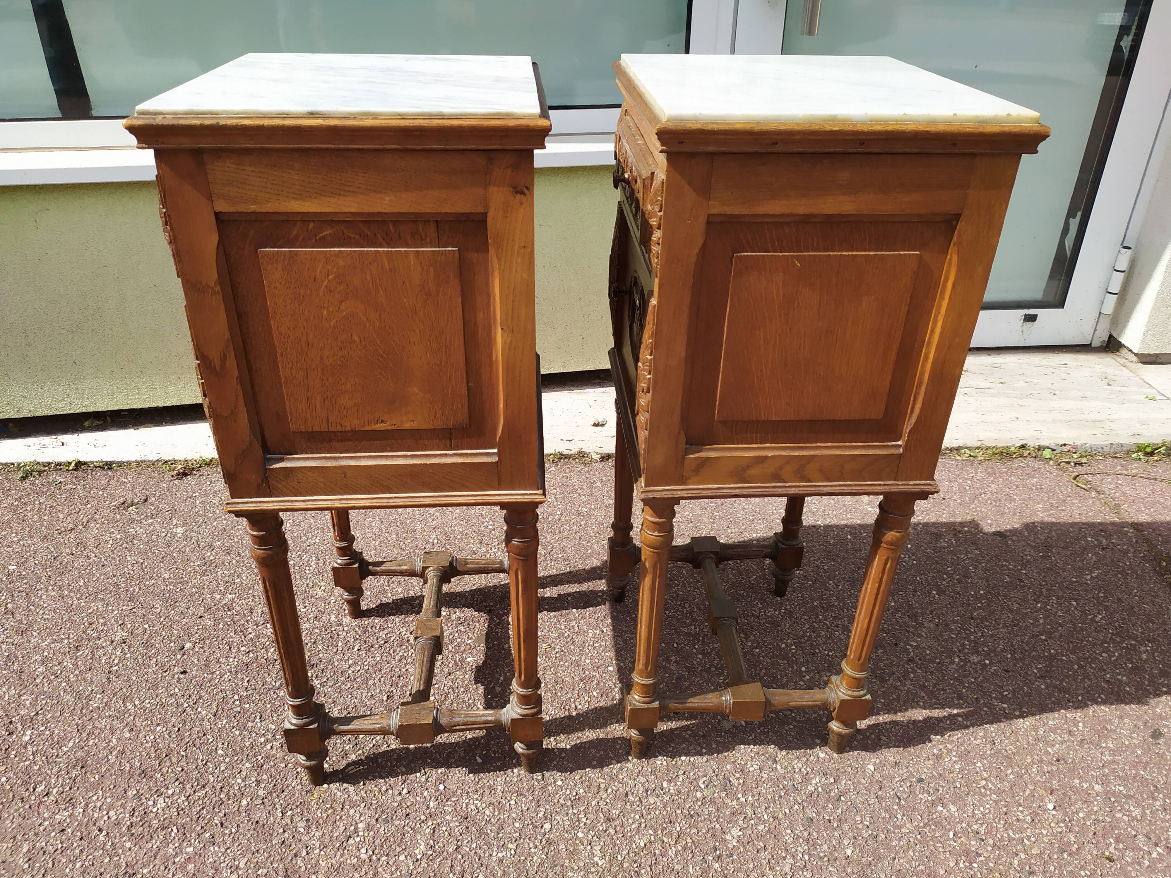 Lot de 2 table de chevet bois sculpté marbre blanc