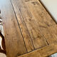 Grande table de ferme rénovée
