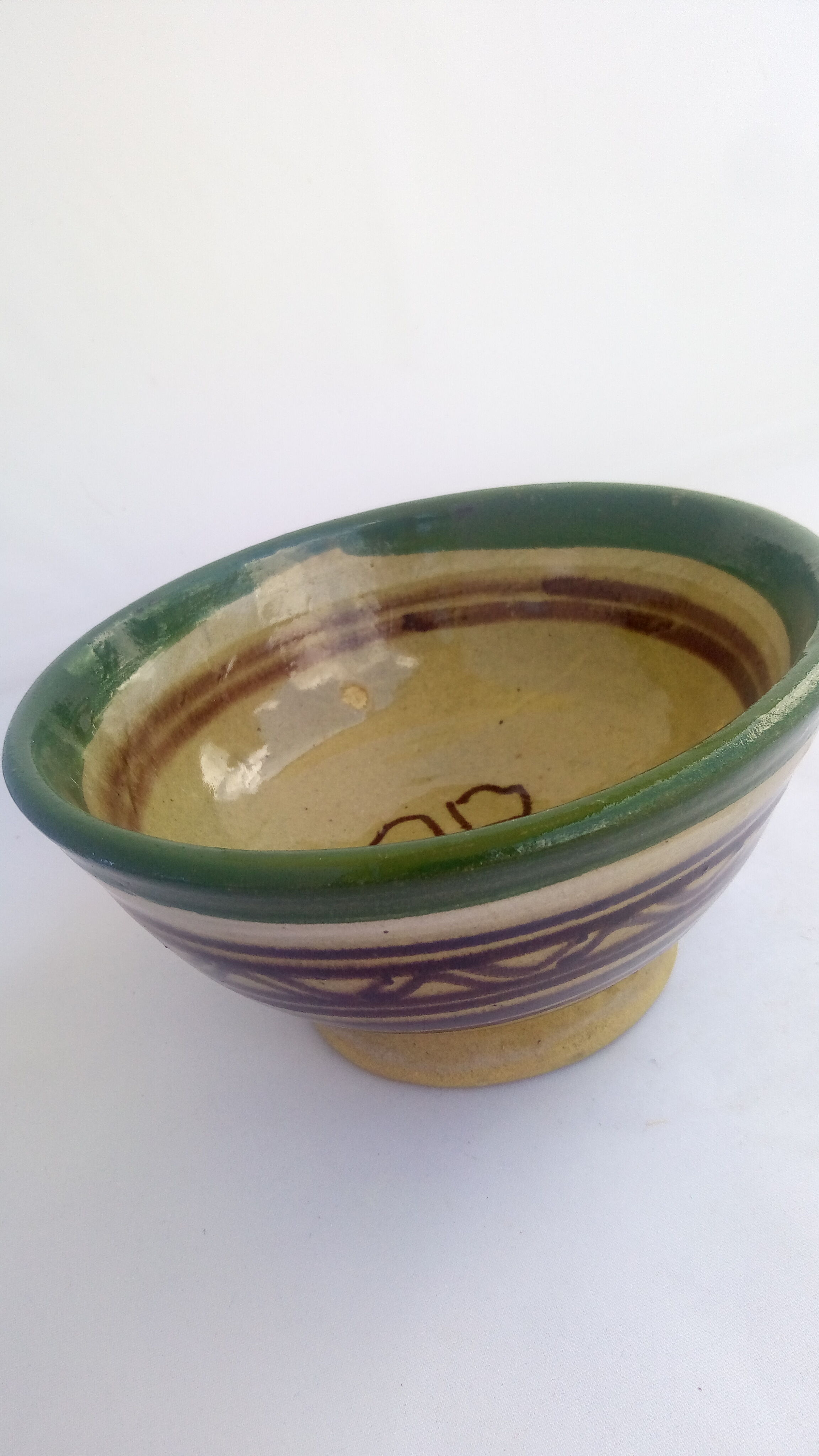 Berber bowl in earth with motifs