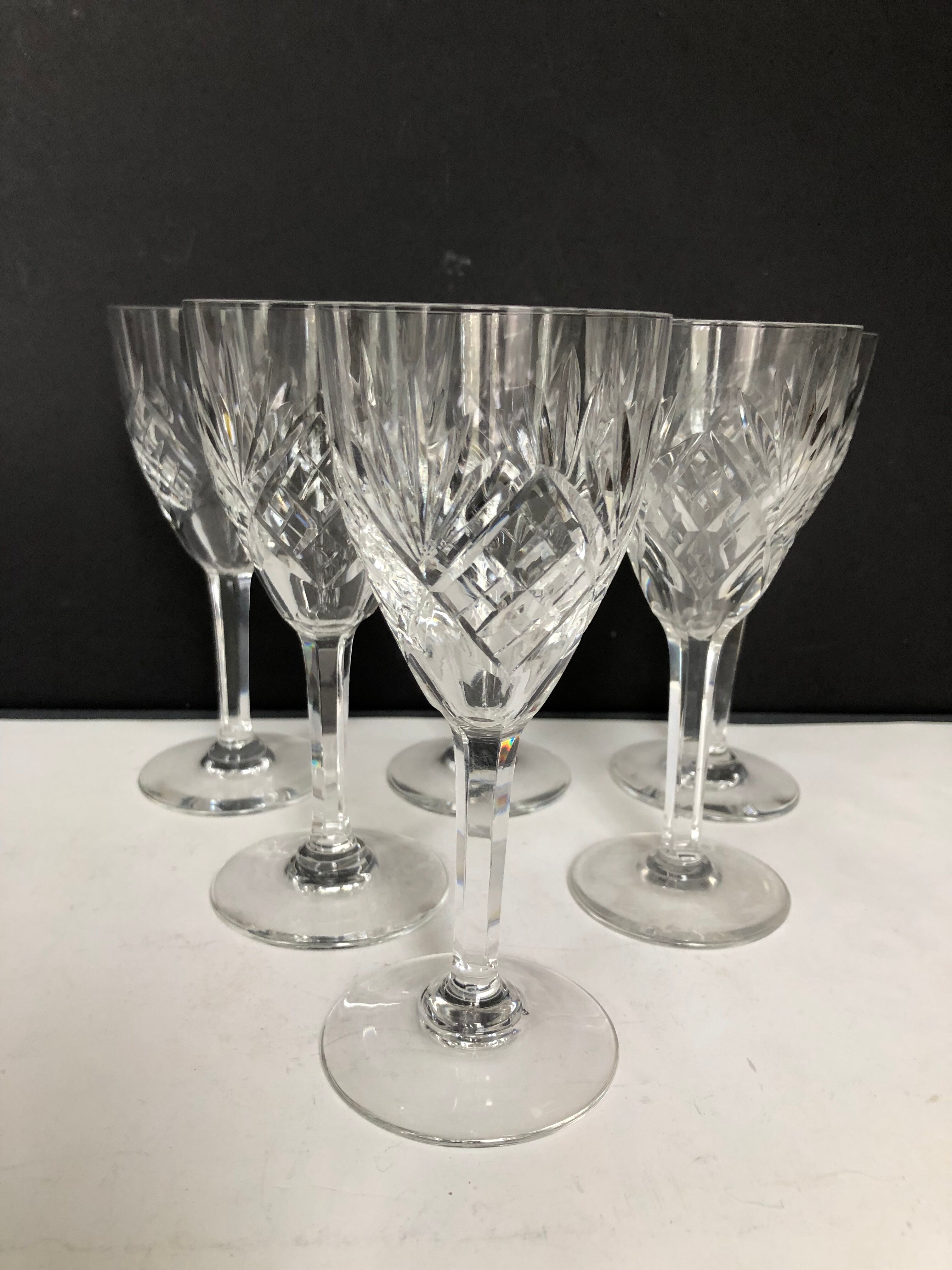 Set de 6 verres à vin en cristal taillé de Saint Louis modèle Chantilly