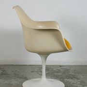 Tulip armchair by Eero Saarinen for Knoll International
