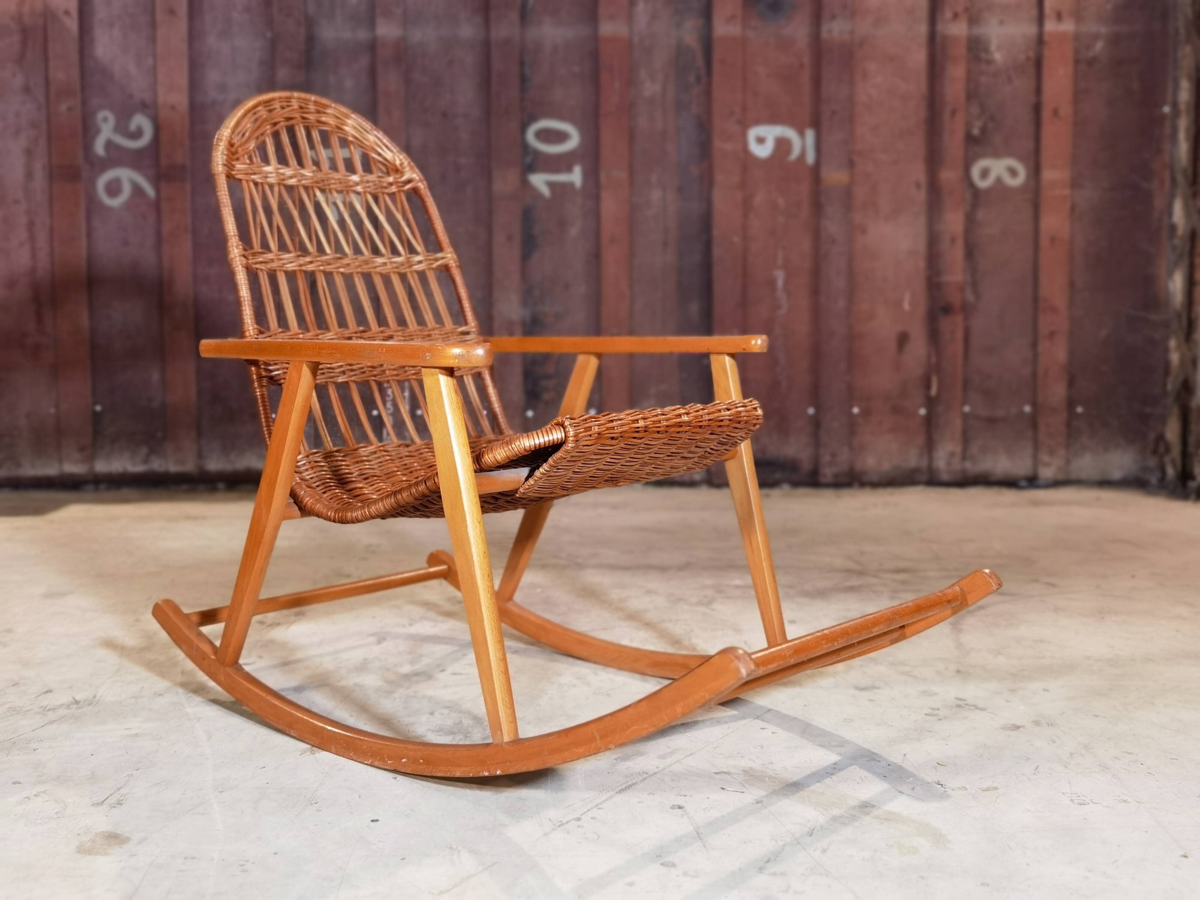 Rocking Chair Rotin and Uluv Wood