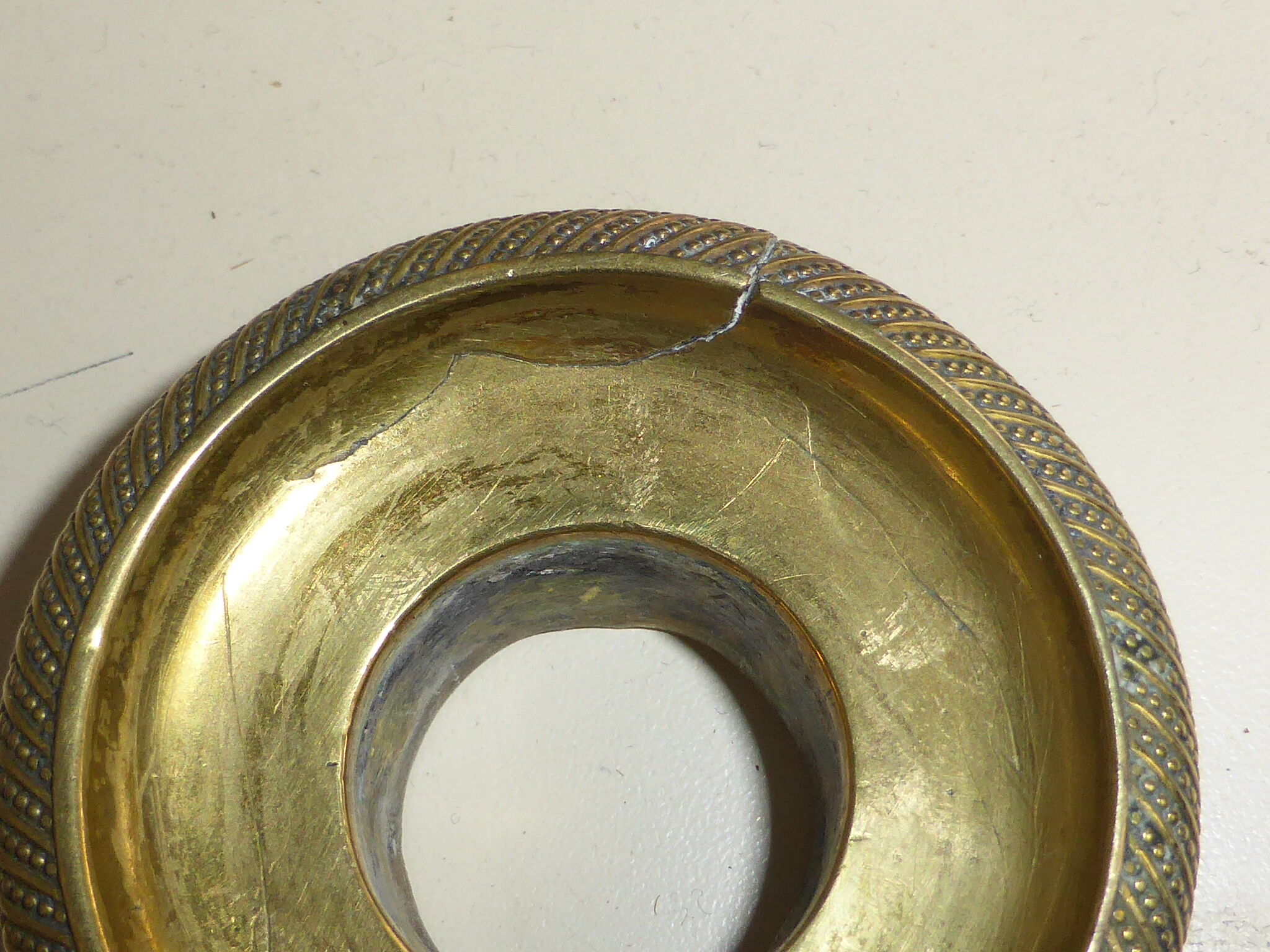 Torch old candle holder in chiseled brass base chiseled with roses
