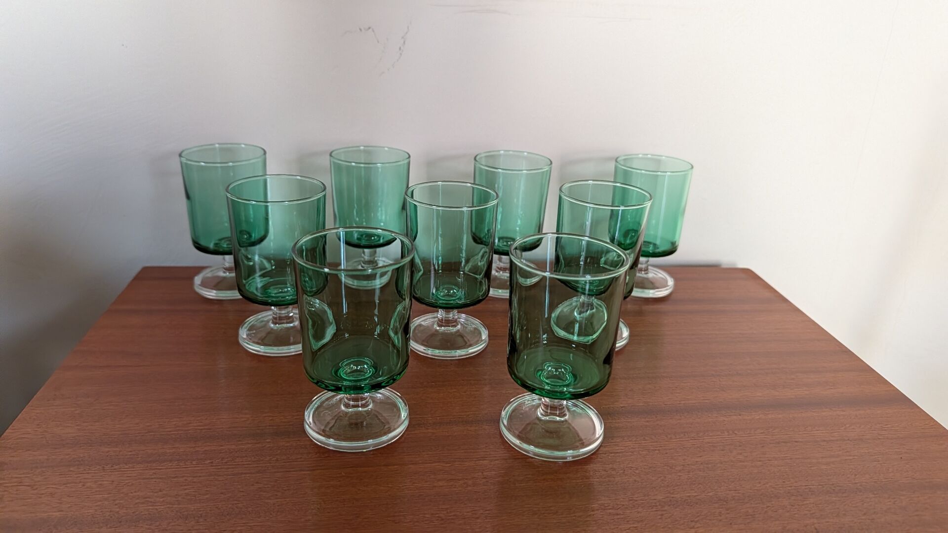 Set of 9 green glasses from the 70s.
