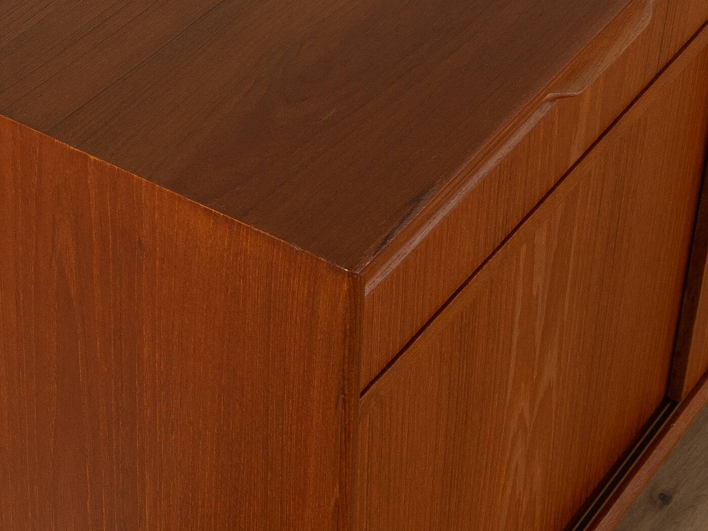 1960s chest of drawers with Bauhaus design