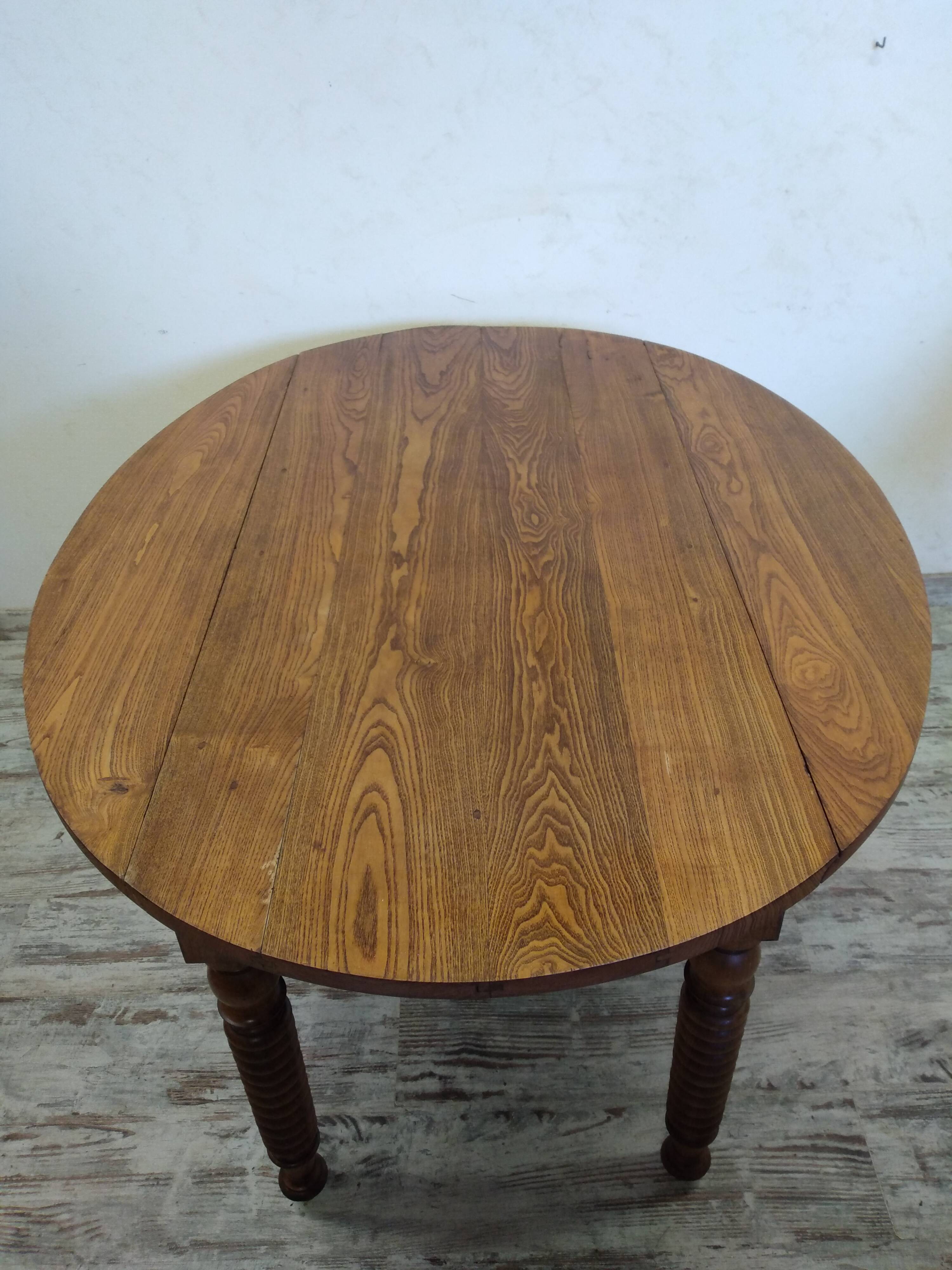 Drop-leaf table
