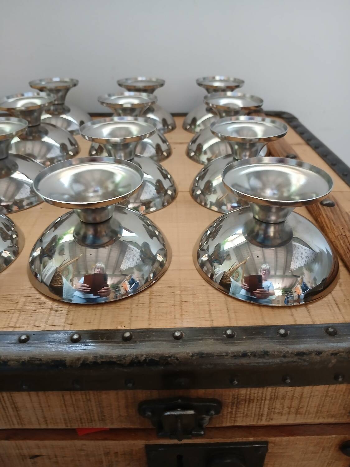 12 coupes à glace anciennes en inox