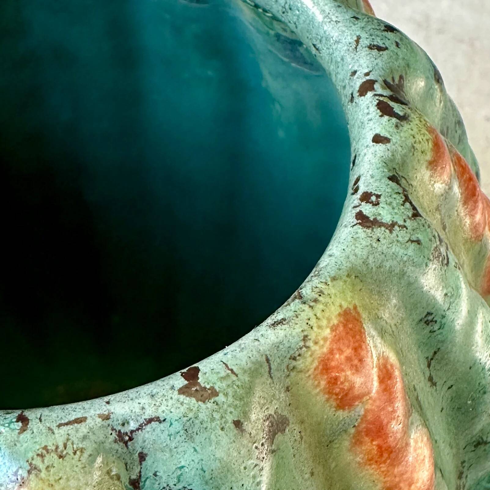 "Melon" vase in glazed ribbed ceramic – Michael Andersen & Sons