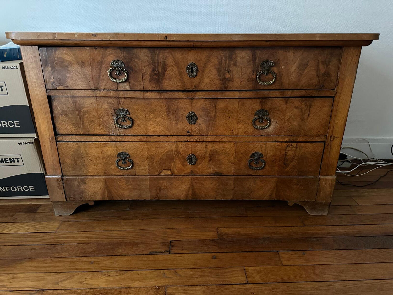 Commode restauration en noyer