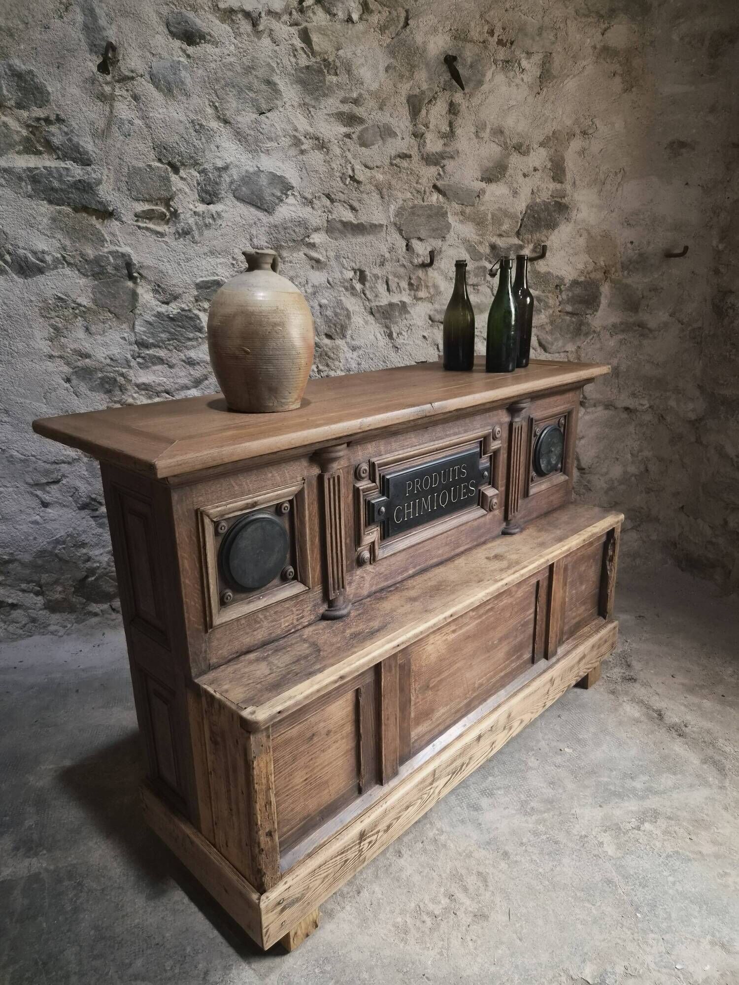 Pharmacy counter in antique oak / kitchen island, circa 1870–1900