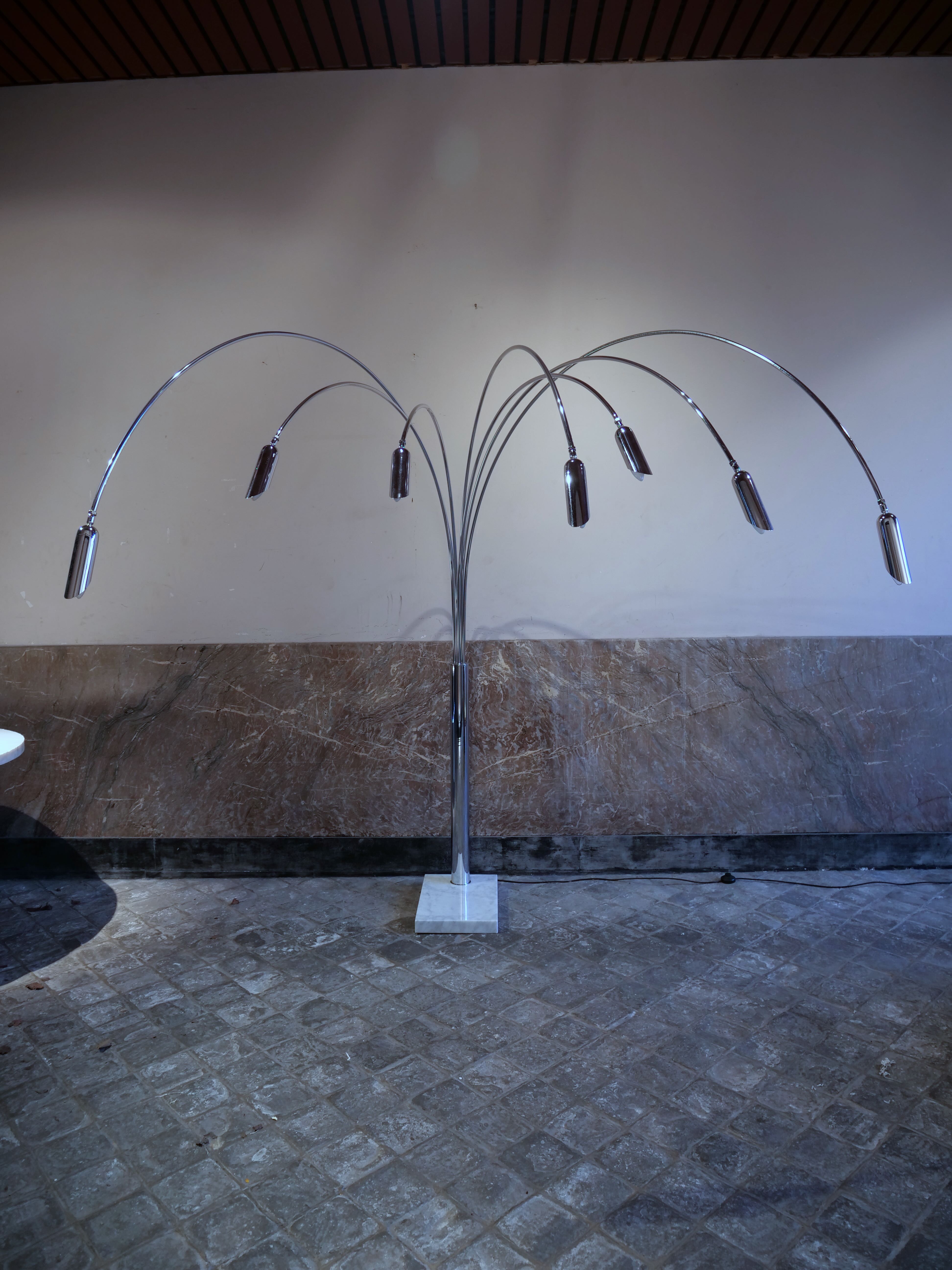 Large Italian luminaire with 7 arms 1970