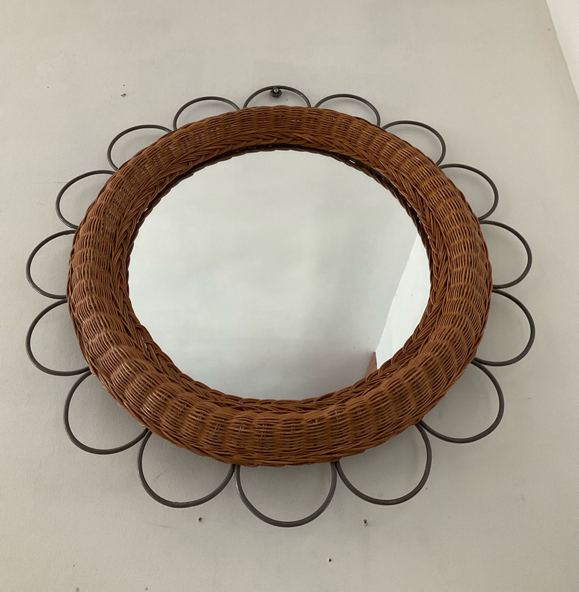Miroir vintage en rotin
