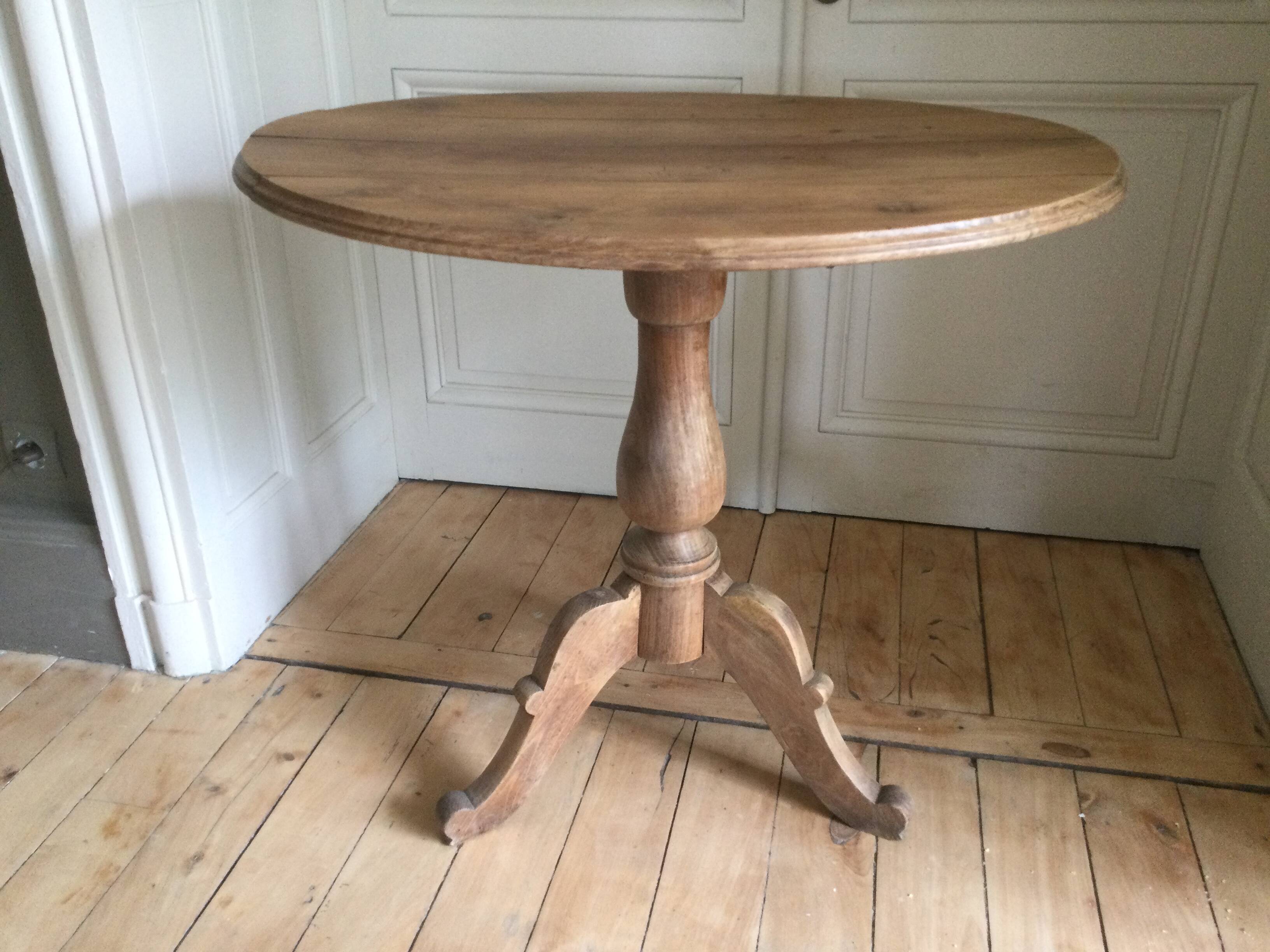 Antique wooden pedestal table