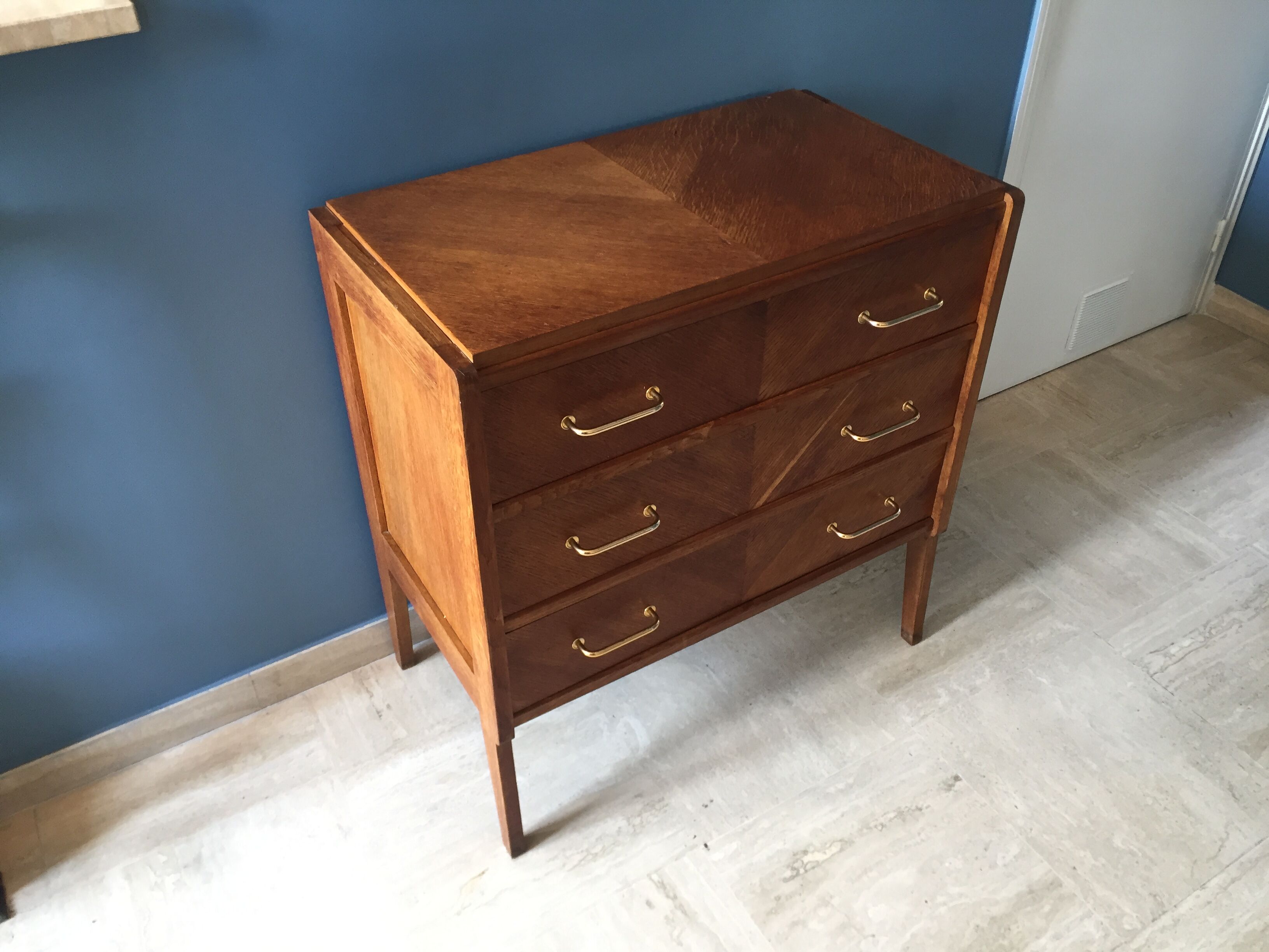 Vintage 1950's chest of drawers in golden oak