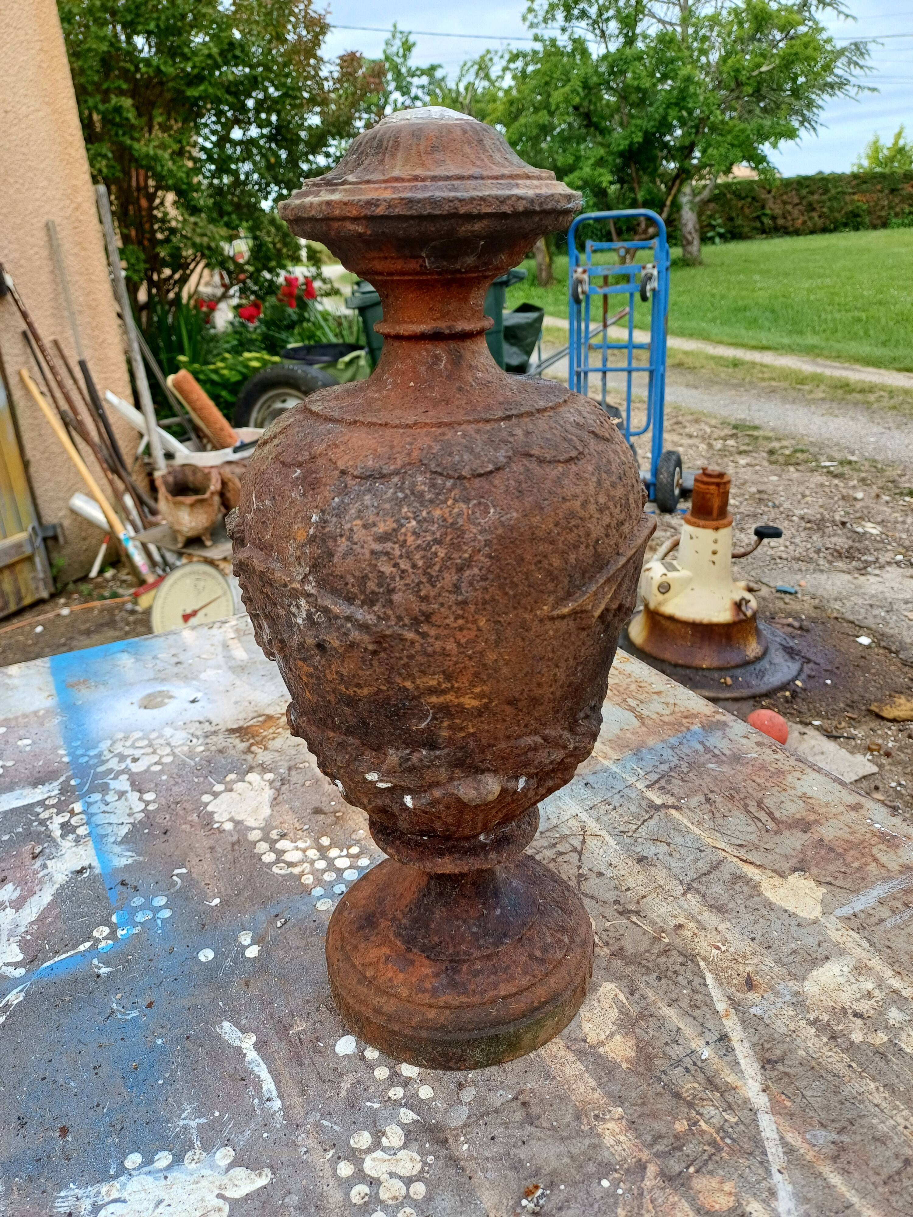 Pair of Cast Iron Fire Pots 1900: Charleville - Mézières