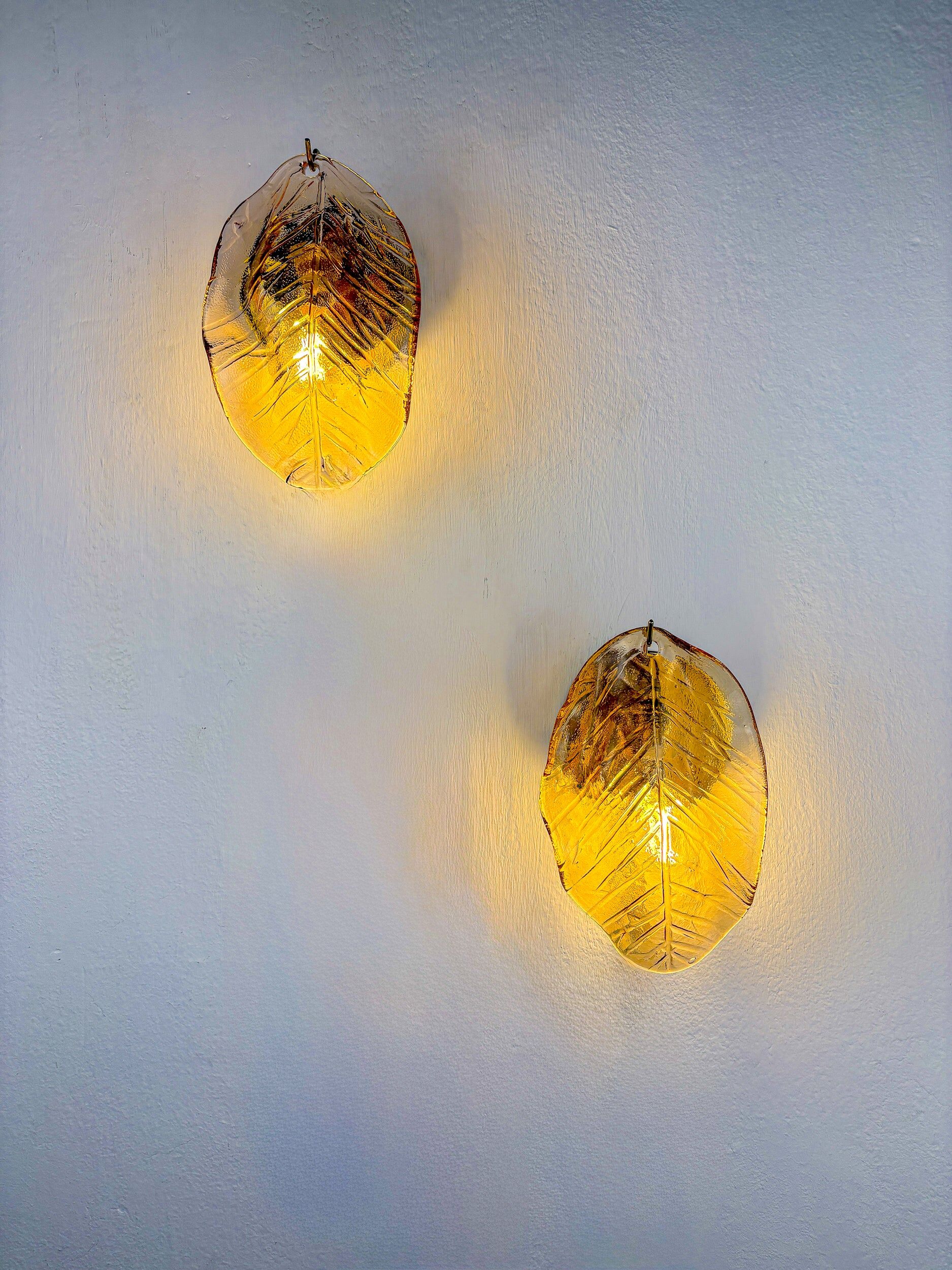 Pair of "Leaf" Murano pink glass wall sconces, Italy, circa 1970s