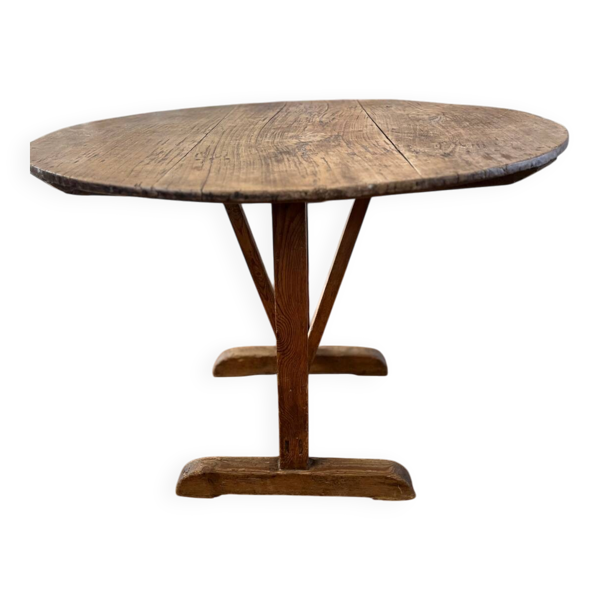 Ancienne table de vigneron arboisienne
