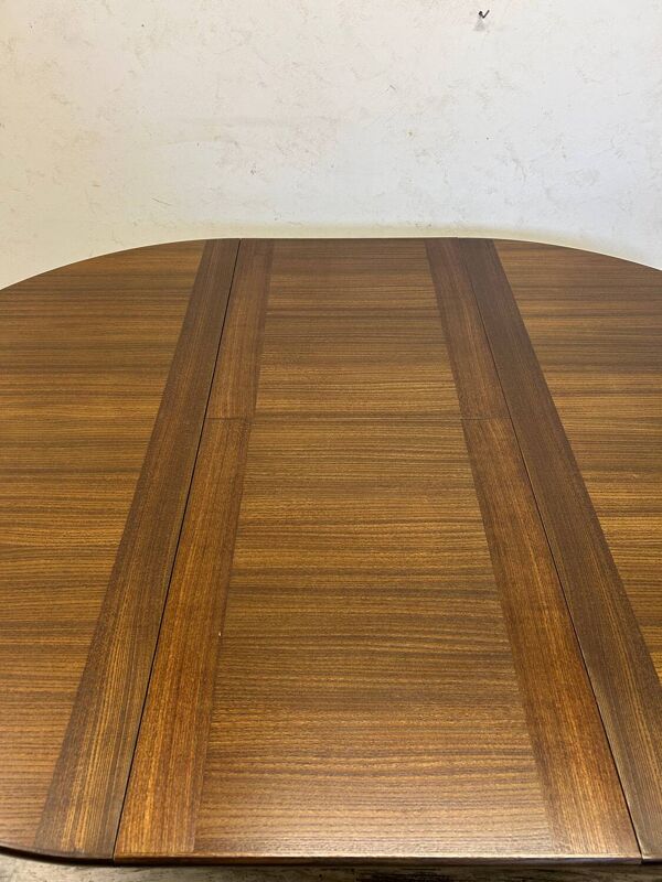 Table ronde scandinave