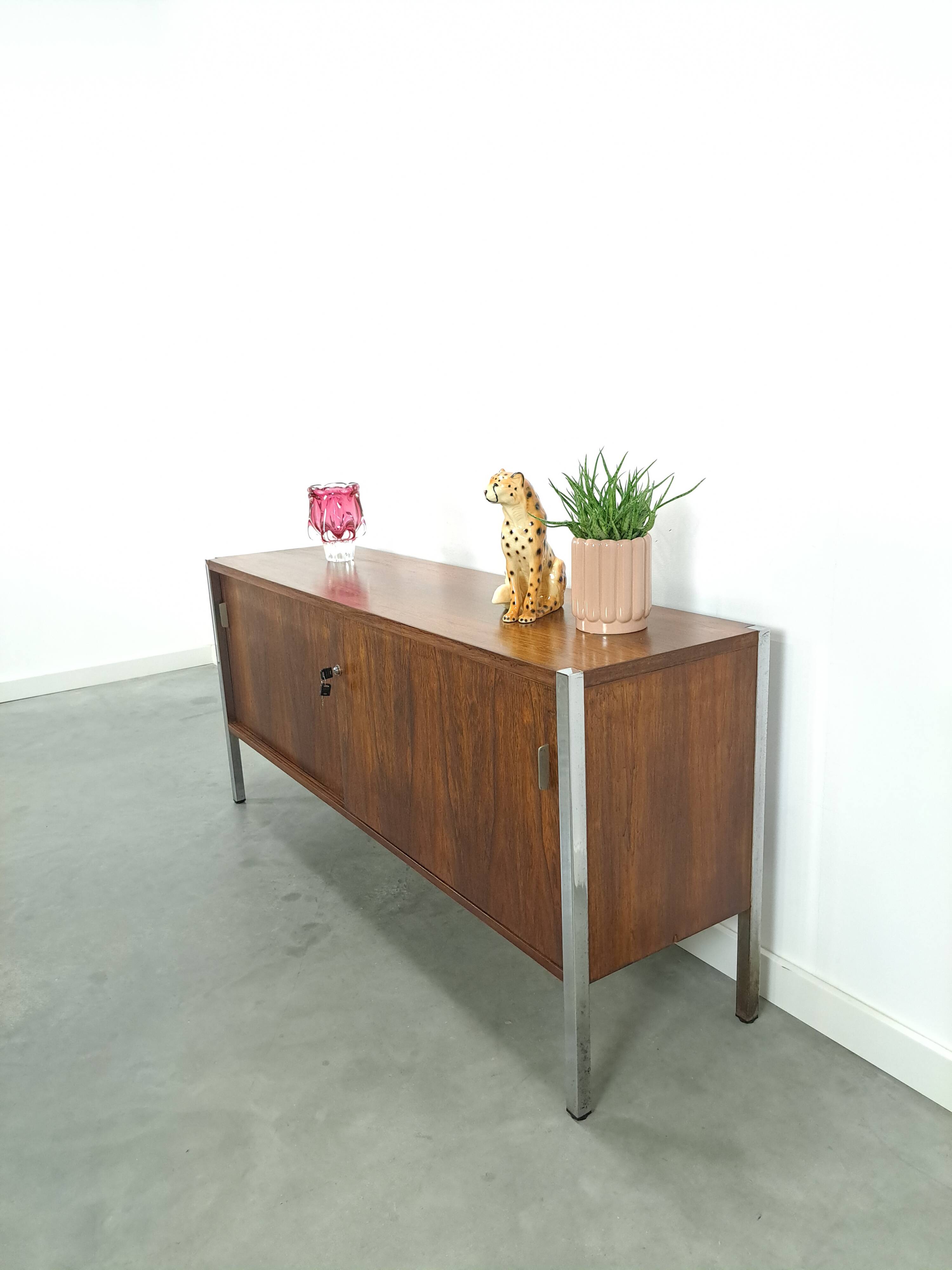 Enfilade en palissandre plus fin avec chromen poten, vintage kast