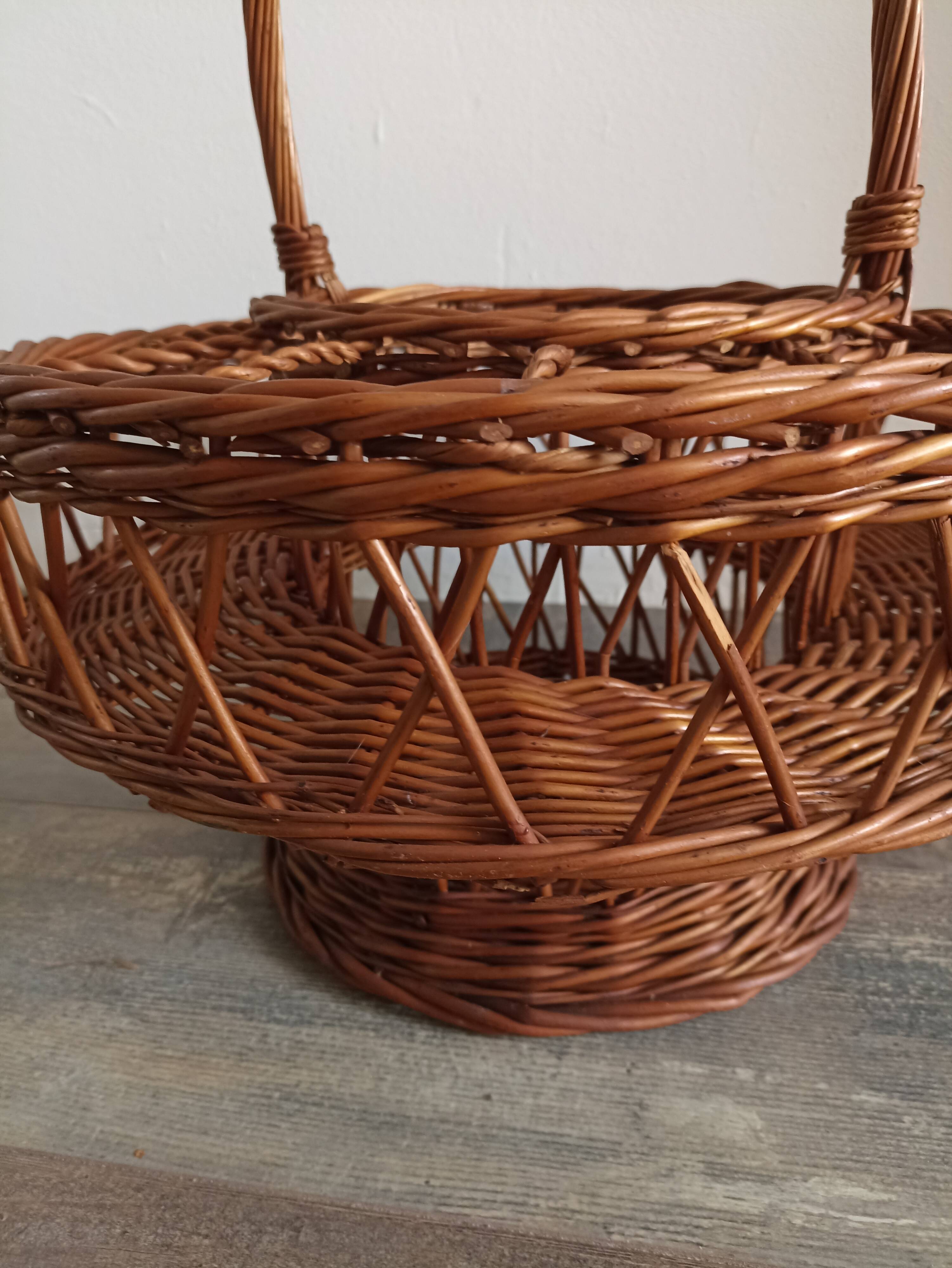 Wicker aperitif basket