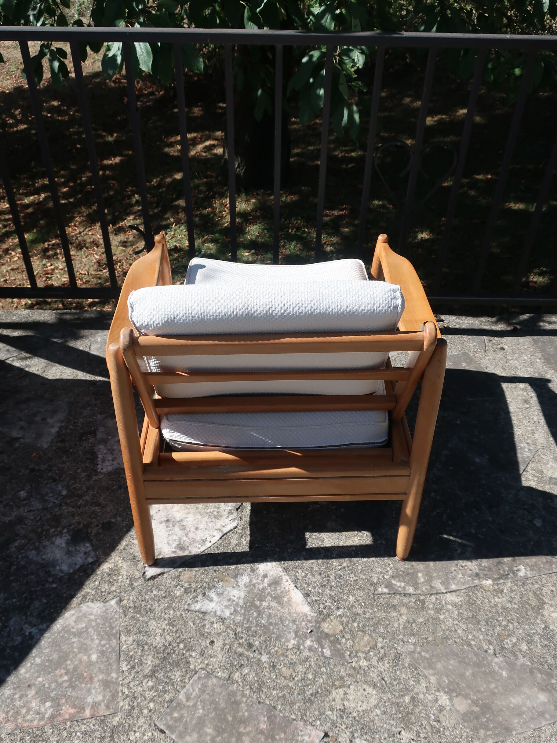Fauteuil scandinave en  bois et tissu