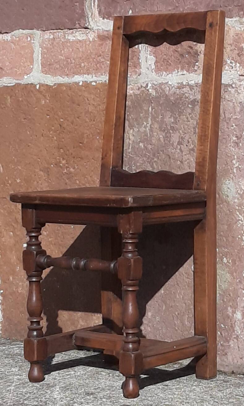 Lorraine chair. (Solid wood, 19th century)