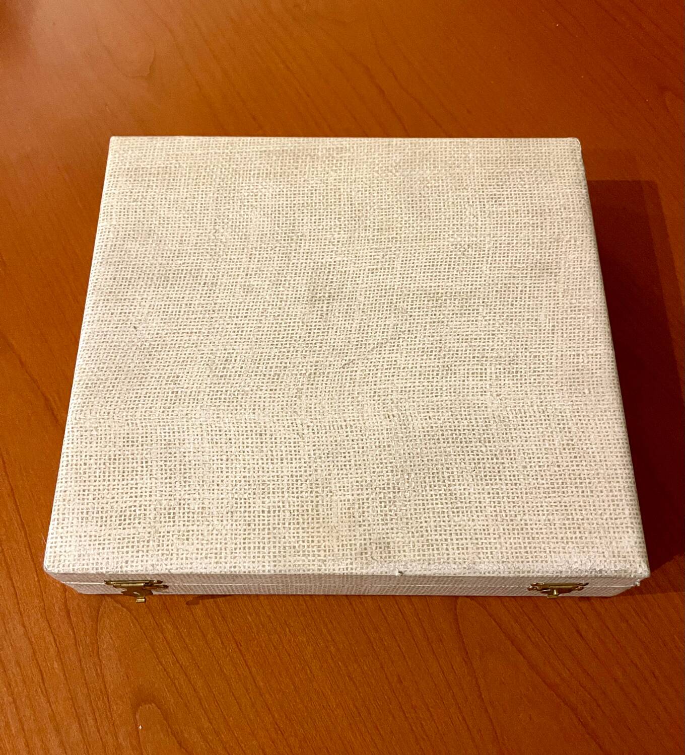 Christofle pearls, 24 knives excellent condition with box