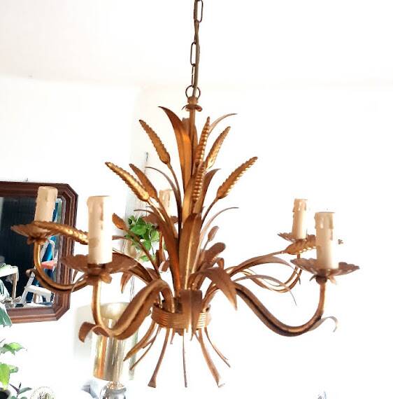 Hollywood Regency style ear of wheat chandelier, circa 1960