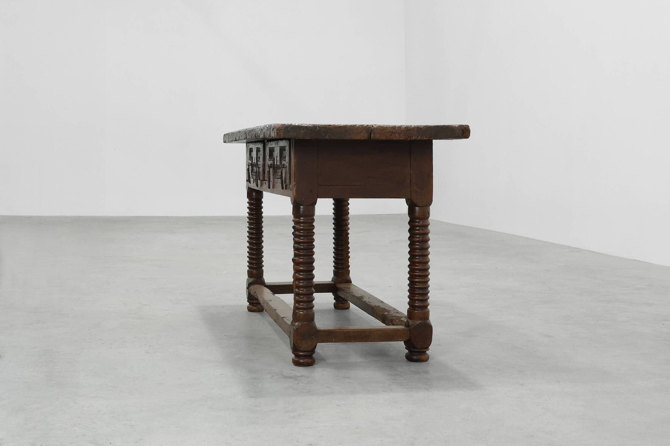 Spanish Oak Side Table or Console, 17th Century