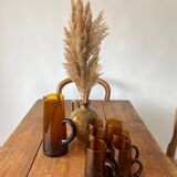 Carafe service and amber glasses