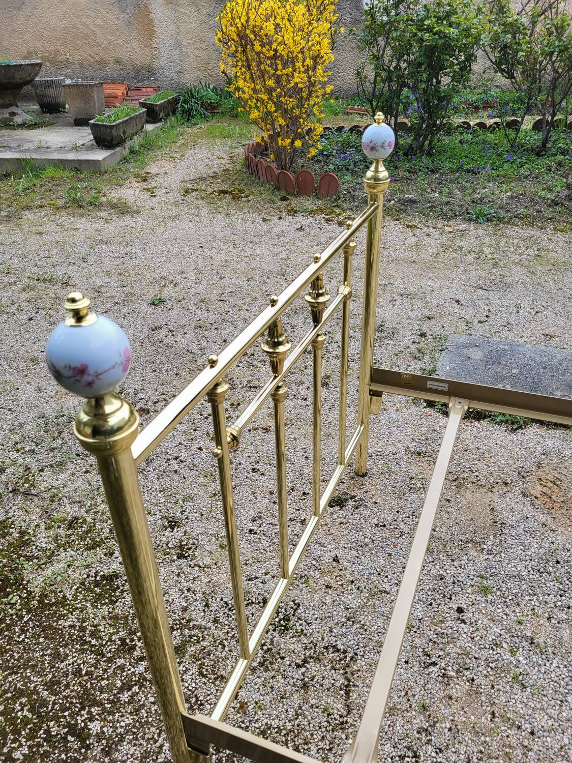 Vintage single bed and nightstand in gilded brass