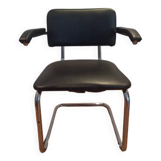 Chaise de bureau au design chromé